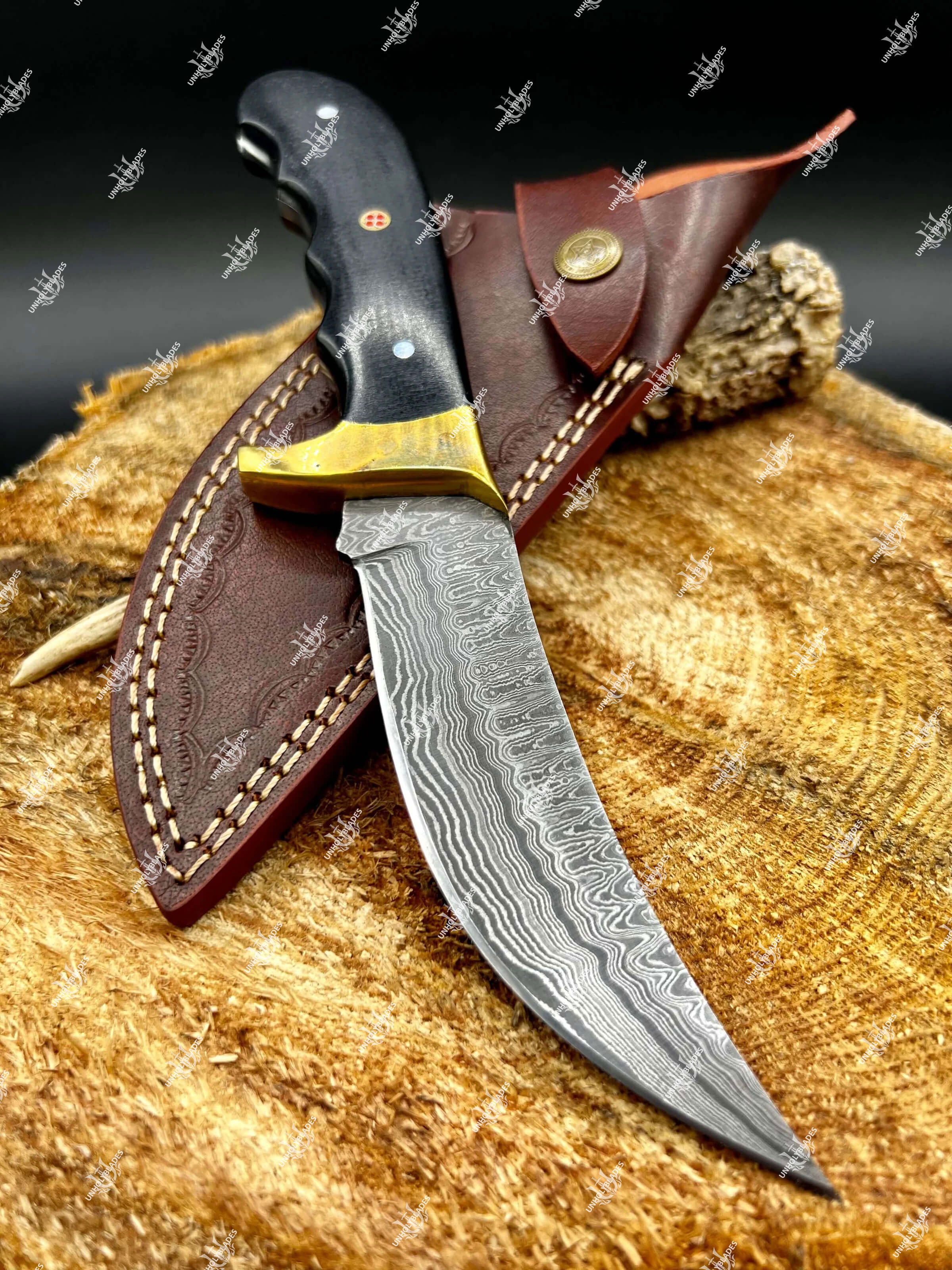 Artisan Crafted Damascus Steel Skinning Knife main image 0