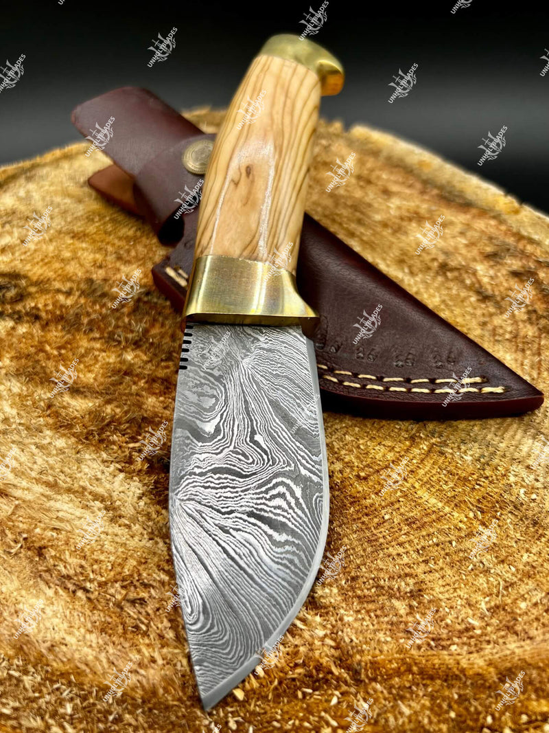 Handmade Damascus Steel Knives with Wood and Steel Handle