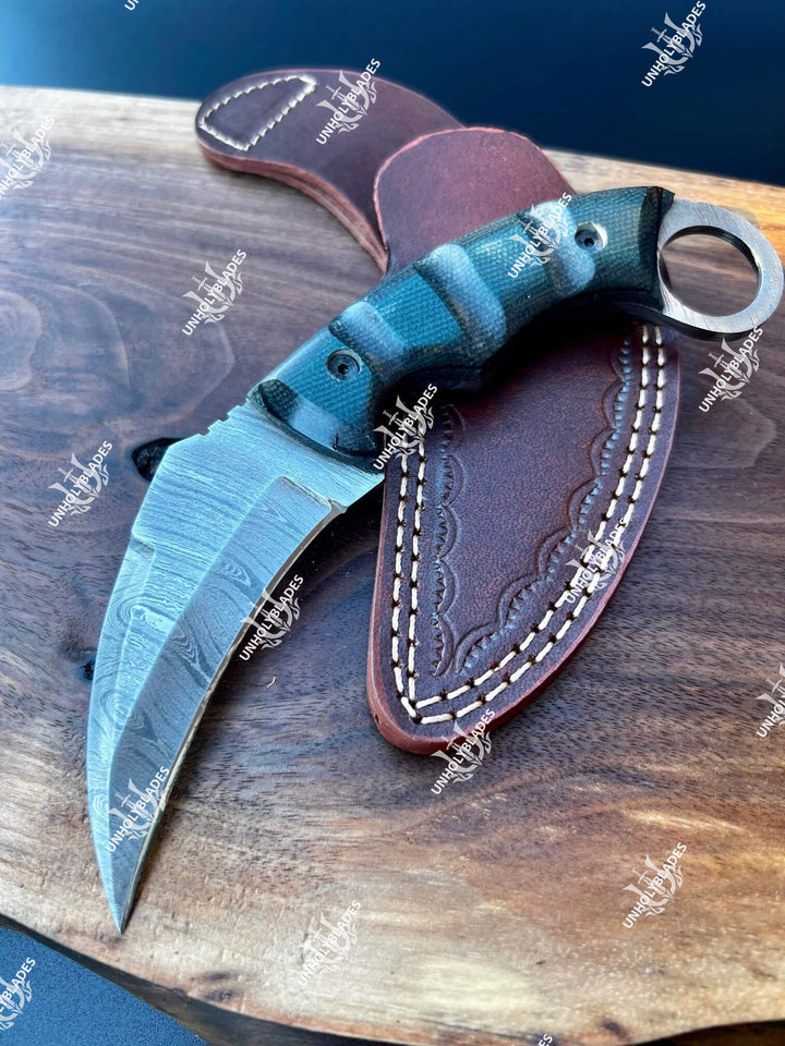 Damascus Tri dagger forged in Damascus steel with groove grip handle and factory FREE genuine leather sheath, Twister dagger