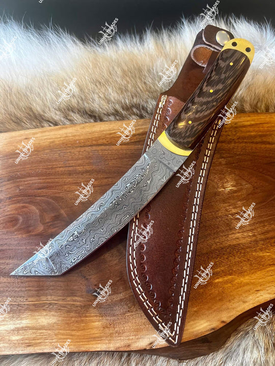 Damascus Tri dagger forged in Damascus steel with groove grip handle and factory FREE genuine leather sheath, Twister dagger