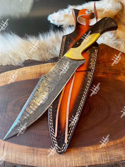 Damascus Hunting Knife With Cowhide Leather